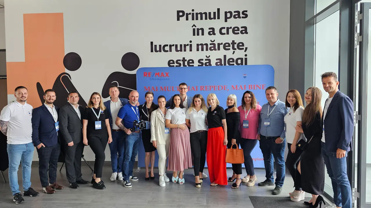 Poza de grup a participanților, MRB 1.4