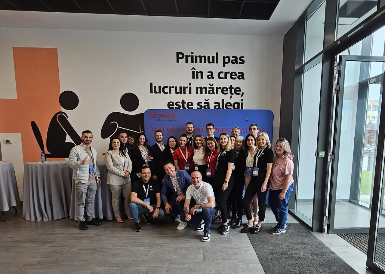 Poza de grup a participanților, MRB 1.3