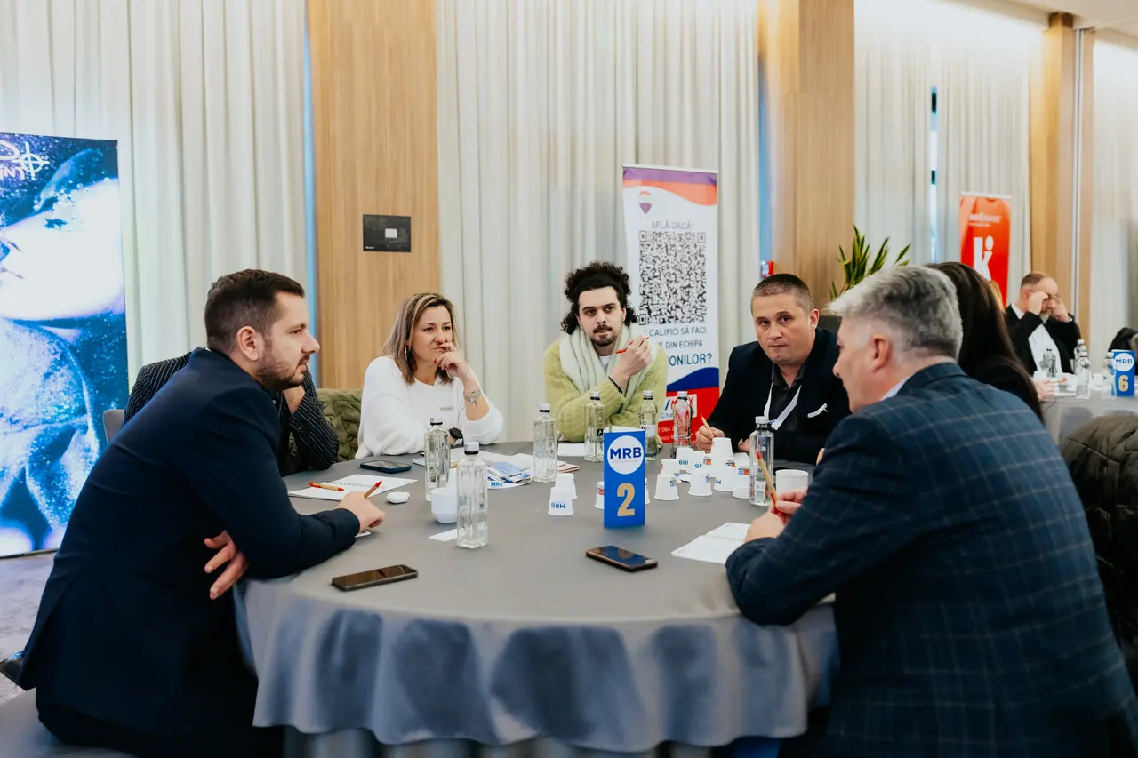 Discuție la masă în timpul unui modul, MRB 2025